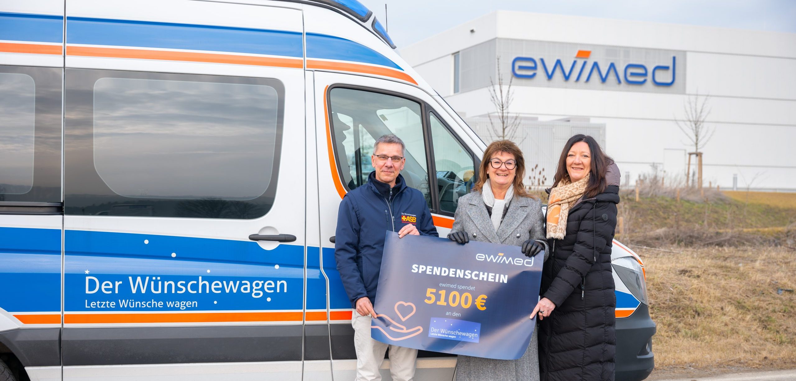 Spende an den ASB-Wünschewagen